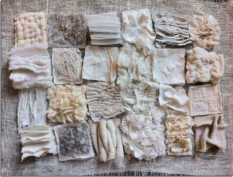 How Surface Texture Varies the Color Measurement Results?